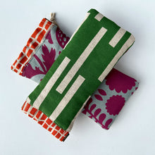 Load image into Gallery viewer, Snap flex glasses case – Magenta &amp; green