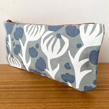 Load image into Gallery viewer, Pencil case – Grey, blue &amp; red